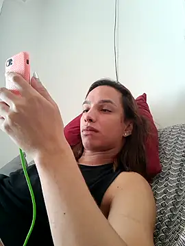 Snapshot of ofjuliaa chatting on February 11, 2026, 5:46 pm ofjuliaa online show from February 11, 2026, 5:46 pm