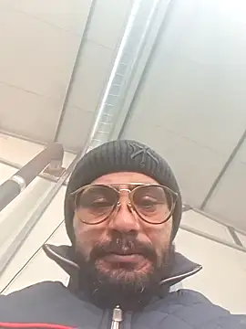 Snapshot of julian-112 chatting on January 9, 2026, 9:16 am julian-112 online show from January 9, 2026, 9:16 am