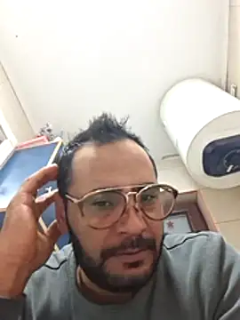 Snapshot of julian-112 chatting on January 15, 2026, 8:56 pm julian-112 online show from January 15, 2026, 8:56 pm