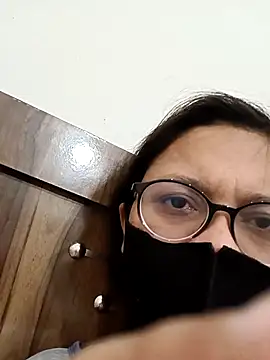 piryasharma005 online show from March 4, 2026, 10:12 am