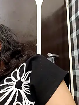 piryasharma005 online show from March 6, 2026, 11:27 am