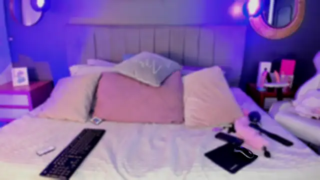 Nathalia stone  online show from April 3, 2026, 3:24 am