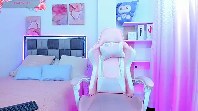 Snapshot of Isa7_ chatting on February 16, 2026, 1:43 pm Isa7 online show from February 16, 2026, 1:43 pm