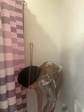 Tamiii420 online show from April 13, 2026, 5:50 pm