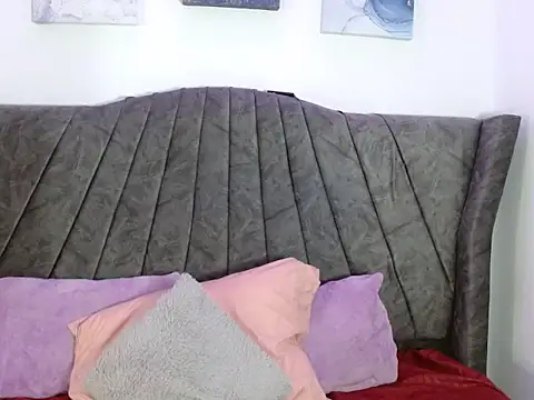 Snapshot of Angel_adrien chatting on February 5, 2026, 1:18 pm Angel adrien online show from February 5, 2026, 1:18 pm