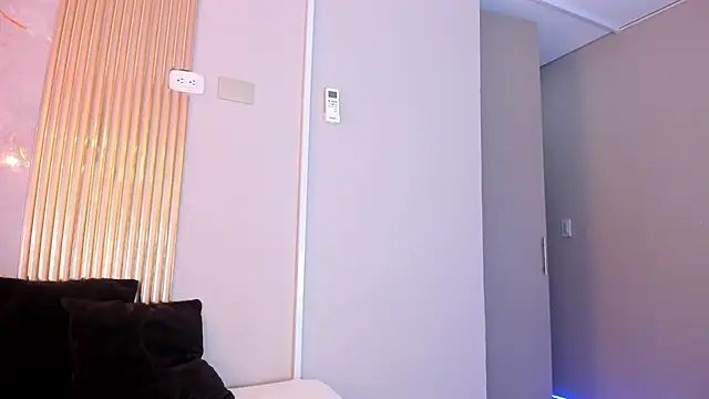 Snapshot of AlanaBlair_ chatting on February 2, 2026, 7:35 pm AlanaBlair online show from February 2, 2026, 7:35 pm