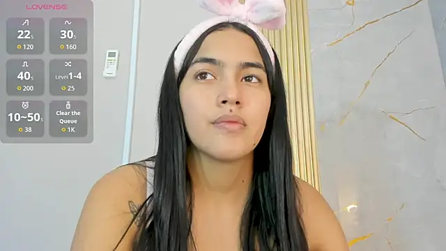 Snapshot of AlanaBlair_ chatting on February 26, 2026, 7:47 pm AlanaBlair online show from February 26, 2026, 7:47 pm