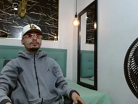 Juan-Jose69 online show from February 5, 2026, 4:08 am