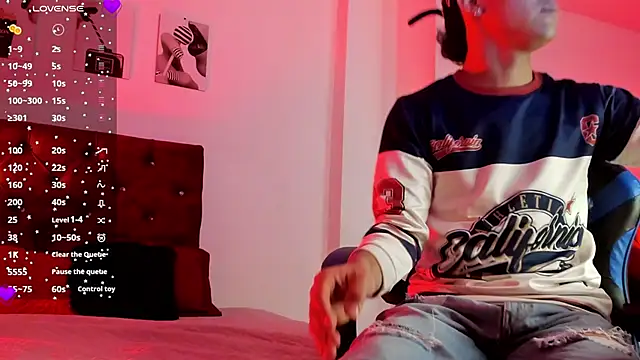 Snapshot of Liamsubtle01 chatting on February 5, 2026, 11:06 am Liamsubtle01 online show from February 5, 2026, 11:06 am