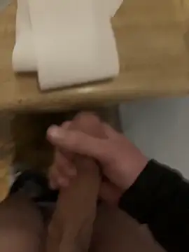 Nutsohard online show from February 5, 2026, 6:37 pm