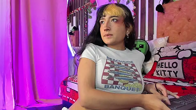 MeowMota  online show from April 17, 2026, 6:33 pm