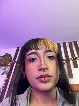 MeowMota  online show from April 10, 2026, 6:04 pm