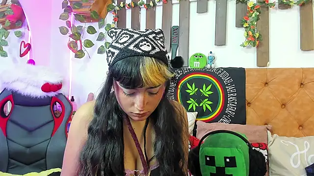 Snapshot of MeowMota_ chatting on May 26, 2026, 7:12 pm MeowMota online show from May 26, 2026, 7:12 pm