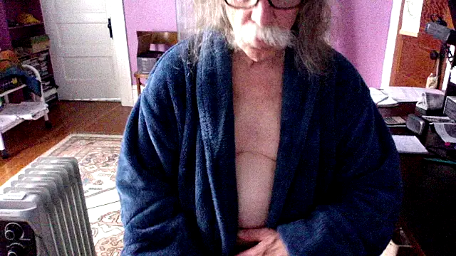 Snapshot of LickYourYoni chatting on April 19, 2026, 3:02 pm LickYourYoni online show from April 19, 2026, 3:02 pm