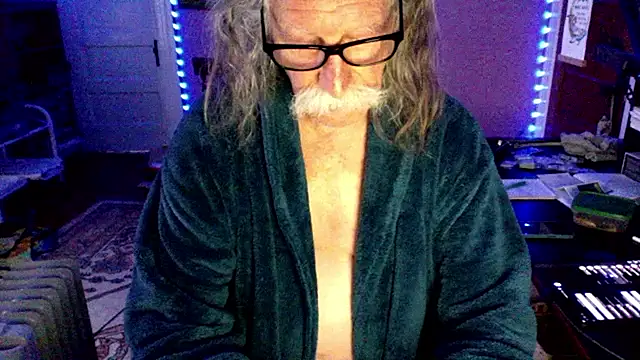 LickYourYoni online show from April 11, 2026, 2:32 pm