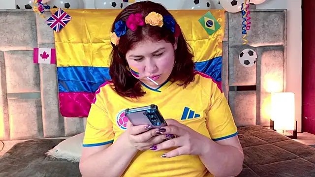 Snapshot of azul_veraa chatting on June 11, 2026, 12:35 pm azul veraa online show from June 11, 2026, 12:35 pm