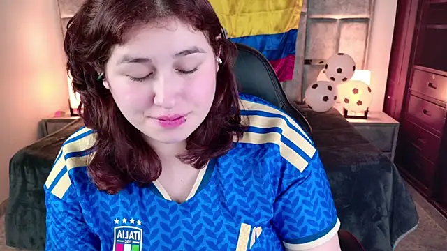 Snapshot of azul_veraa chatting on June 26, 2026, 3:51 pm azul veraa online show from June 26, 2026, 3:51 pm