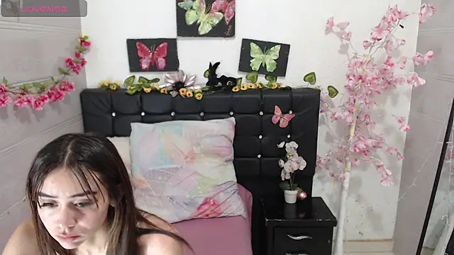 sofiaspring online show from March 12, 2026, 2:43 pm