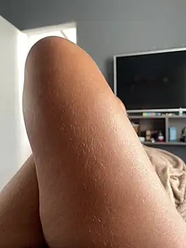 Annalua73 online show from January 13, 2026, 3:27 pm