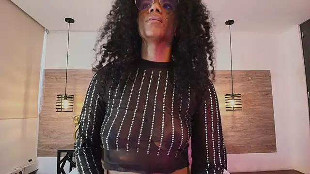 Ellie-Alves online show from April 8, 2026, 4:30 pm