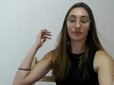 Noracherry online show from February 13, 2026, 10:43 pm