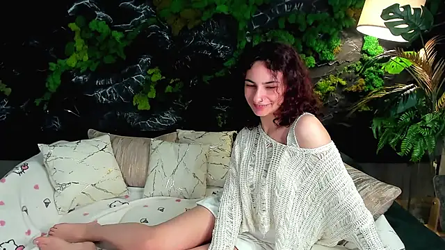 RIANA SI online show from May 17, 2026, 11:38 pm