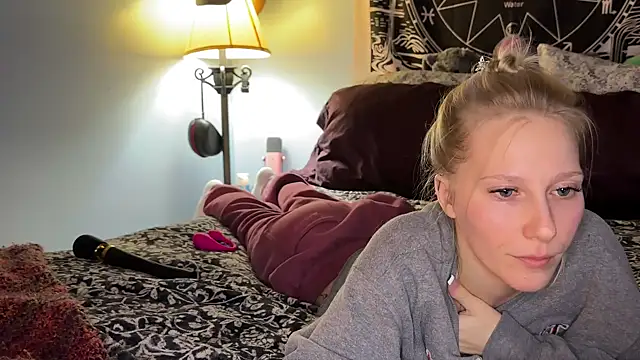 mysunidreamss online show from April 3, 2026, 1:56 am