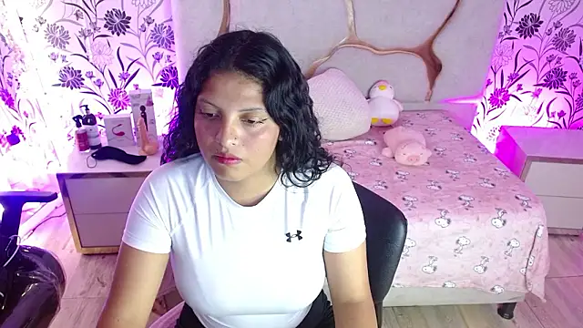 Snapshot of TATTI_TAY chatting on February 18, 2026, 7:32 pm TATTI TAY online show from February 18, 2026, 7:32 pm