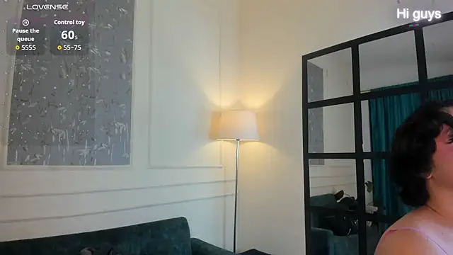 Nicki Ripperton online show from April 22, 2026, 12:28 am