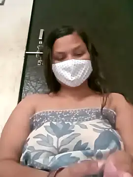 simran118 online show from January 18, 2026, 9:24 am