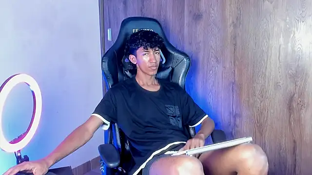 neitan miller  online show from April 15, 2026, 4:33 pm