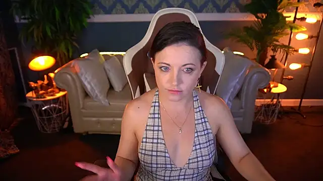 Snapshot of Dafni_Monn chatting on June 25, 2026, 6:07 am Dafni Monn online show from June 25, 2026, 6:07 am