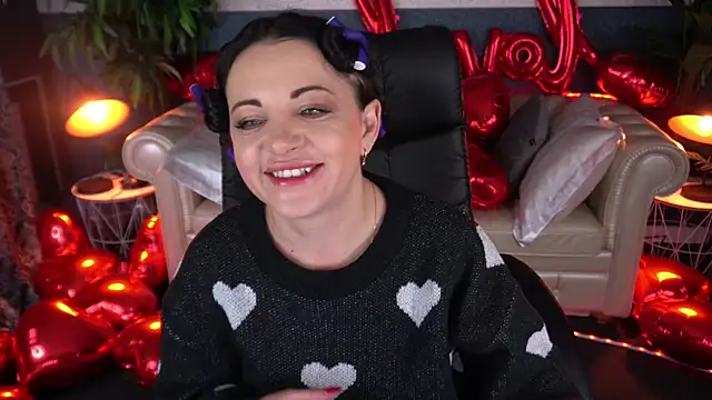 Dafni Monn online show from February 7, 2026, 6:43 am