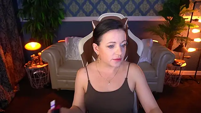 Snapshot of Dafni_Monn chatting on June 12, 2026, 3:37 am Dafni Monn online show from June 12, 2026, 3:37 am