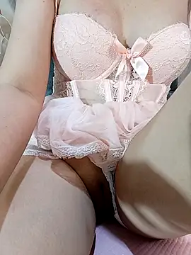 MiaBaba online show from March 18, 2026, 8:10 pm