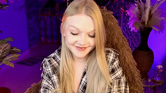 Snapshot of ChloeWhite chatting on March 12, 2026, 11:36 am ChloeWhite online show from March 12, 2026, 11:36 am