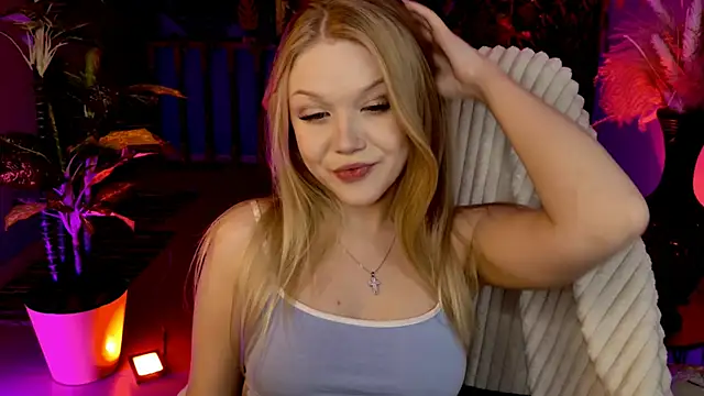 Snapshot of ChloeWhite chatting on April 11, 2026, 9:13 am ChloeWhite online show from April 11, 2026, 9:13 am