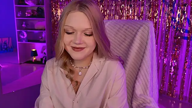 Snapshot of ChloeWhite chatting on March 9, 2026, 1:36 pm ChloeWhite online show from March 9, 2026, 1:36 pm