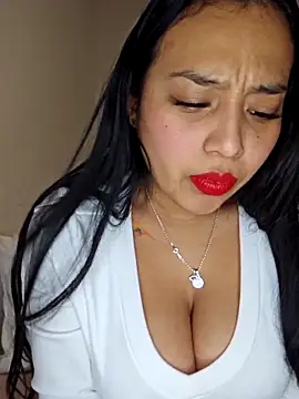 Snapshot of Angelmoon04 chatting on February 16, 2026, 1:48 am Angelmoon04 online show from February 16, 2026, 1:48 am