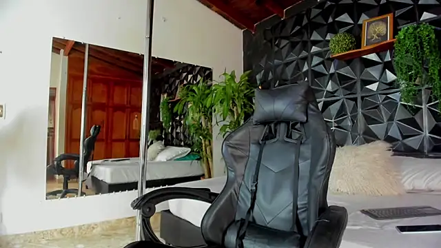 elliot colton online show from April 5, 2026, 7:20 pm