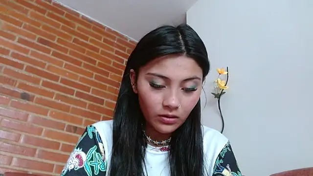Snapshot of Lia_rouse04 chatting on June 9, 2026, 1:23 pm Lia rouse04 online show from June 9, 2026, 1:23 pm