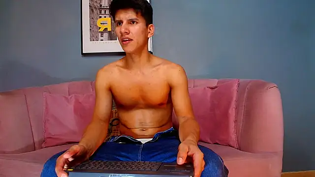 Snapshot of Atlas_desire chatting on February 14, 2026, 7:36 pm Atlas desire online show from February 14, 2026, 7:36 pm