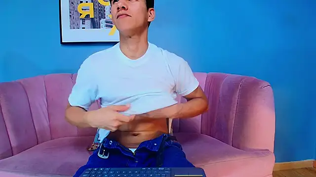 Snapshot of Atlas_desire chatting on February 16, 2026, 7:23 pm Atlas desire online show from February 16, 2026, 7:23 pm