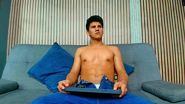 Snapshot of Atlas_desire chatting on February 27, 2026, 7:24 pm Atlas desire online show from February 27, 2026, 7:24 pm