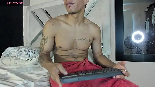 Snapshot of antonio_aguilarx chatting on March 1, 2026, 7:58 pm antonio aguilarx online show from March 1, 2026, 7:58 pm