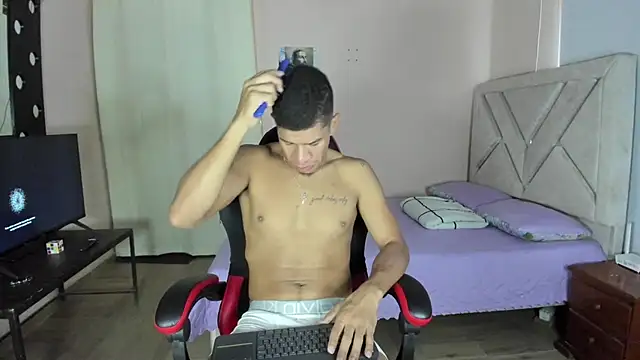 Snapshot of antonio_aguilarx chatting on July 29, 2026, 6:29 pm antonio aguilarx online show from July 29, 2026, 6:29 pm