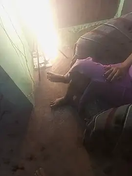 larahotg online show from January 9, 2026, 11:50 am