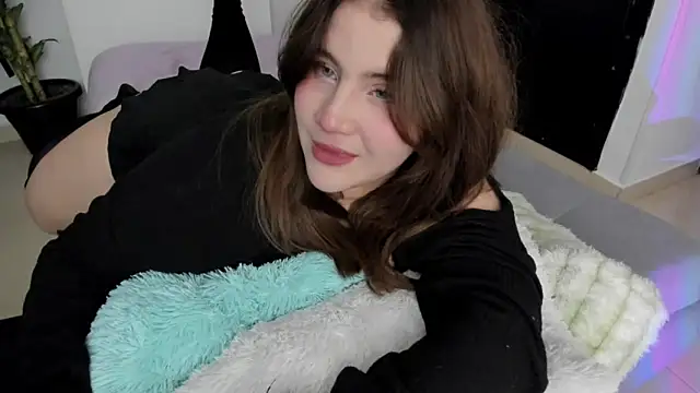 ivy velvet online show from March 7, 2026, 2:18 am