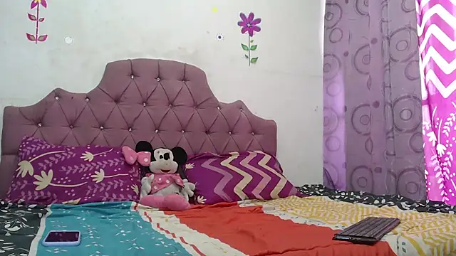Snapshot of DannaTs1 chatting on April 21, 2026, 4:02 pm DannaTs1 online show from April 21, 2026, 4:02 pm