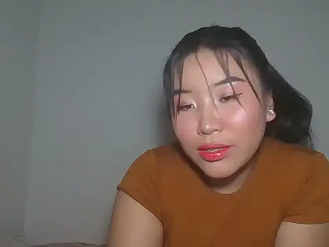 Snapshot of Zyeiii chatting on February 8, 2026, 7:39 am Zyeiii online show from February 8, 2026, 7:39 am